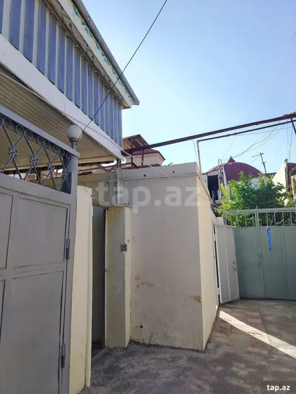 Satılır 6 otaqlı həyət evi 400 m²