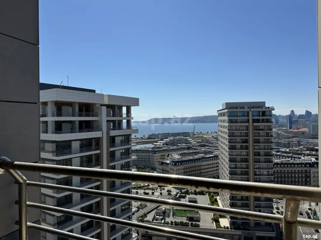 Satılır 4 otaqlı yeni tikili 304 m²