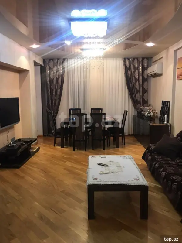 Kirayə verilir 3 otaqlı yeni tikili 125 m²