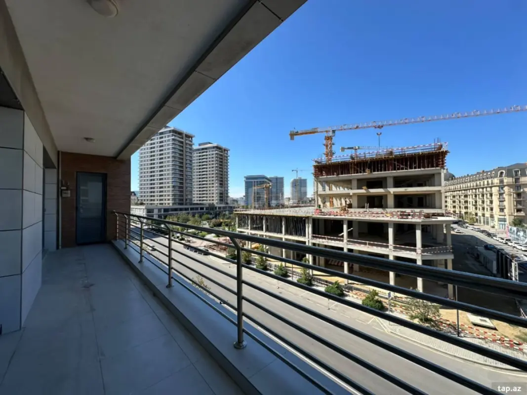 Satılır 3 otaqlı yeni tikili 162 m²