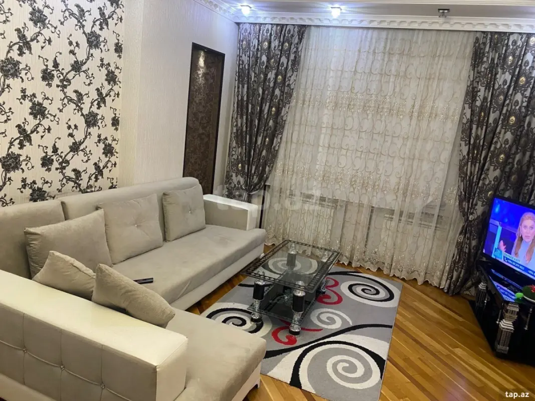 Kirayə verilir 3 otaqlı yeni tikili 136 m²