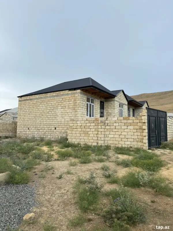 Satılır 4 otaqlı həyət evi 100 m²