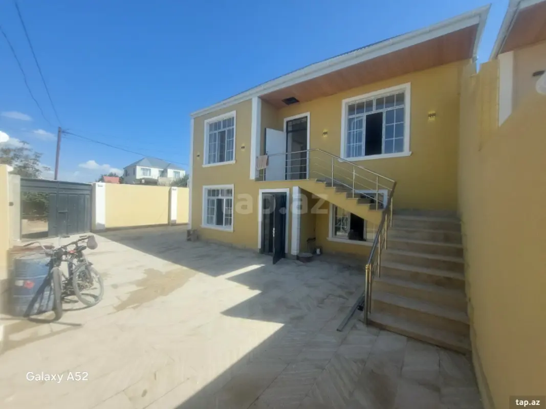 Satılır 4 otaqlı həyət evi 250 m²