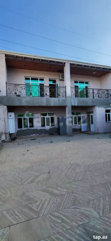 Satılır 4 otaqlı həyət evi 240 m²