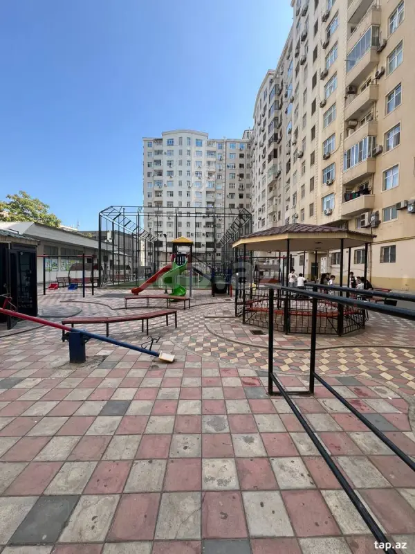 Satılır 3 otaqlı yeni tikili 79.8 m²