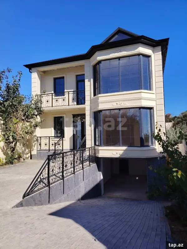 Satılır 5 otaqlı həyət evi 270 m²