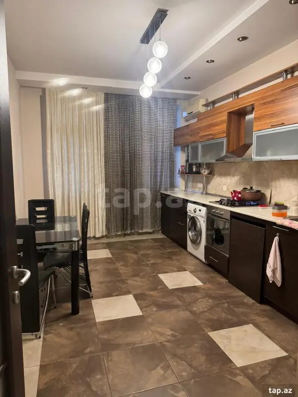 Kirayə verilir 2 otaqlı yeni tikili 82 m²