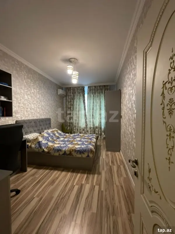 Satılır 8 otaqlı həyət evi 300 m²