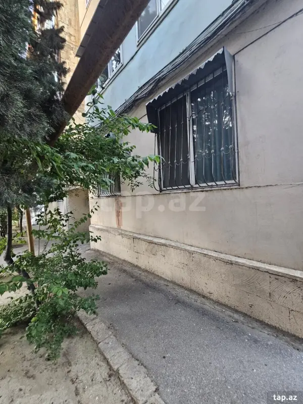 Satılır 4 otaqlı mənzil 110 m²