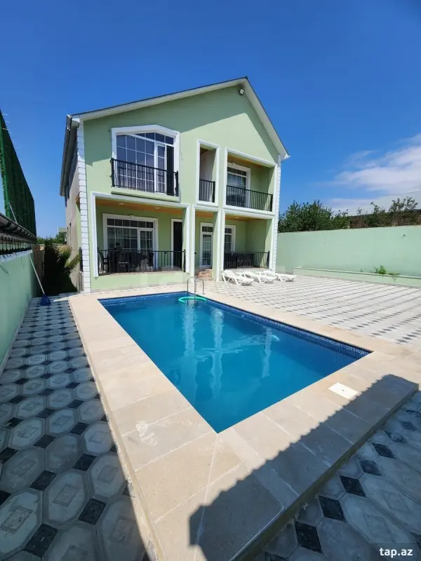 Satılır 7 otaqlı həyət evi 200 m²