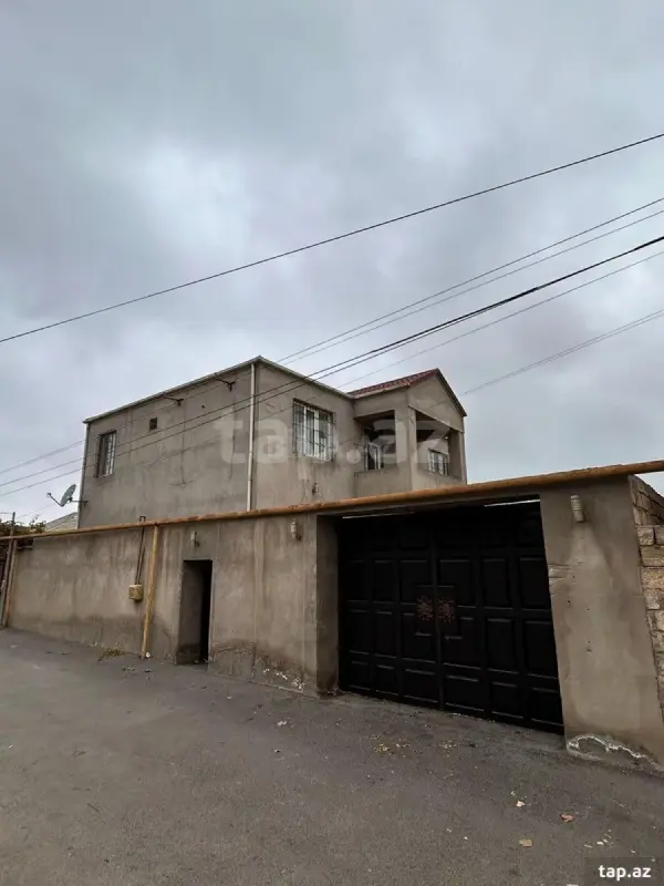 Satılır 6 otaqlı həyət evi 232 m²