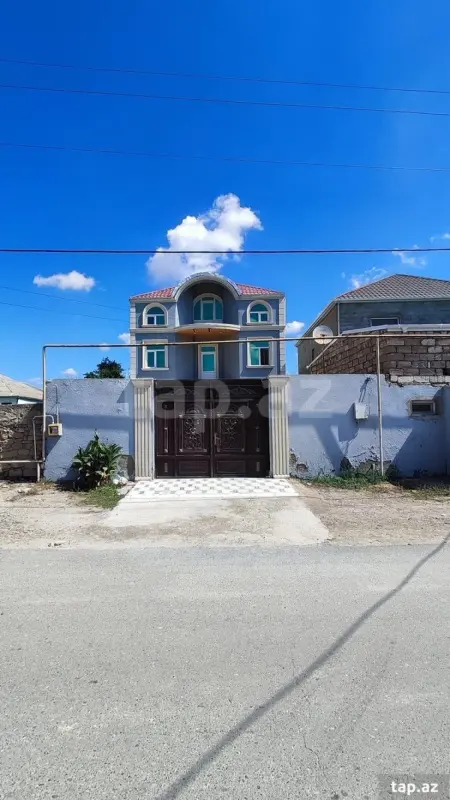 Satılır 5 otaqlı həyət evi 250 m²