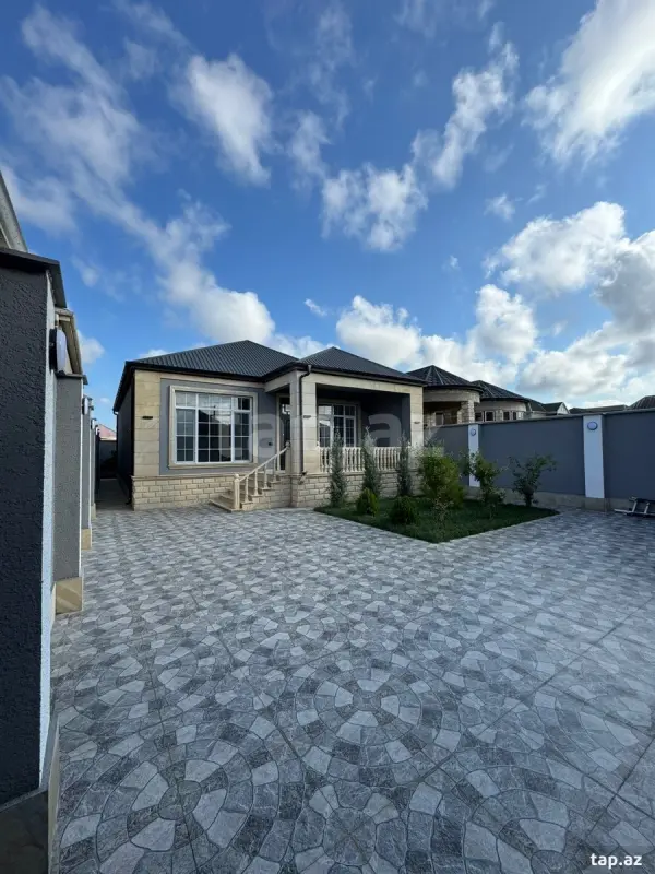 Satılır 4 otaqlı həyət evi 140 m²