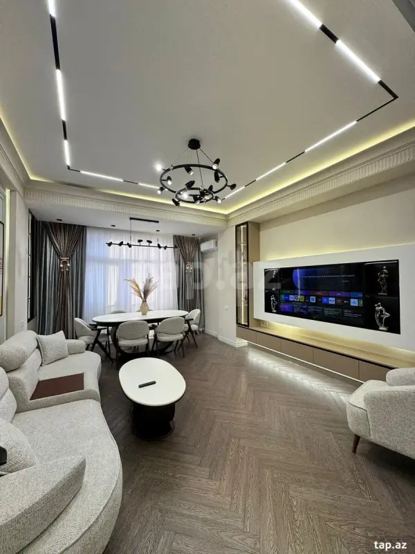 Satılır 3 otaqlı yeni tikili 135 m²