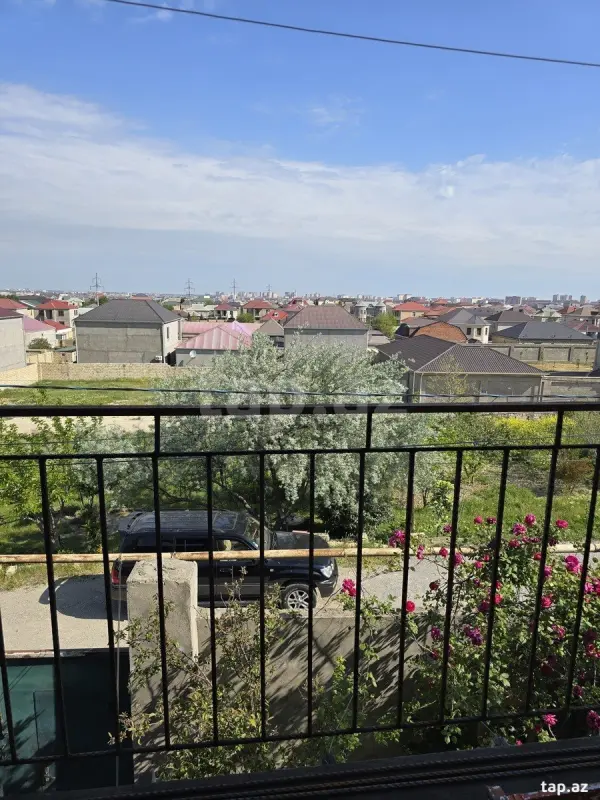 Satılır 4 otaqlı həyət evi 100 m²