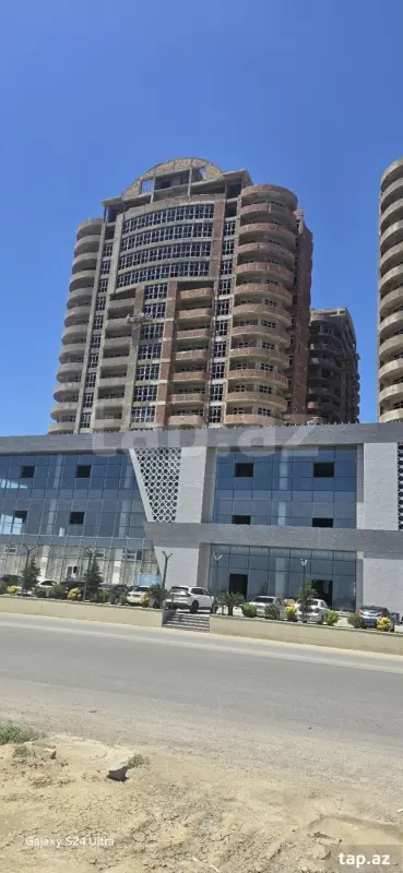 Satılır 3 otaqlı yeni tikili 129 m²