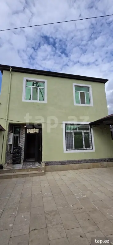 Satılır 5 otaqlı həyət evi 180 m²