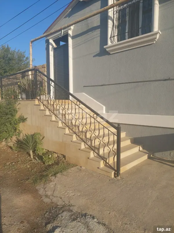 Satılır 5 otaqlı həyət evi 140 m²