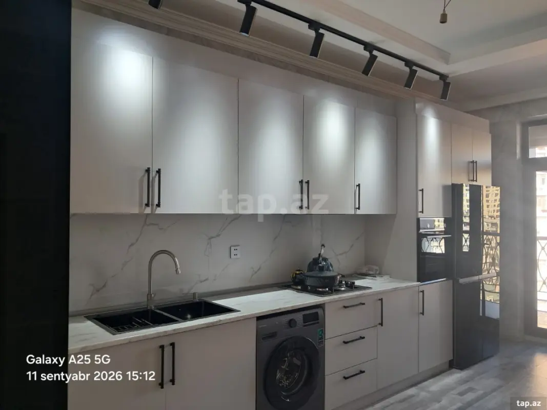 Kirayə verilir 3 otaqlı yeni tikili 107 m²