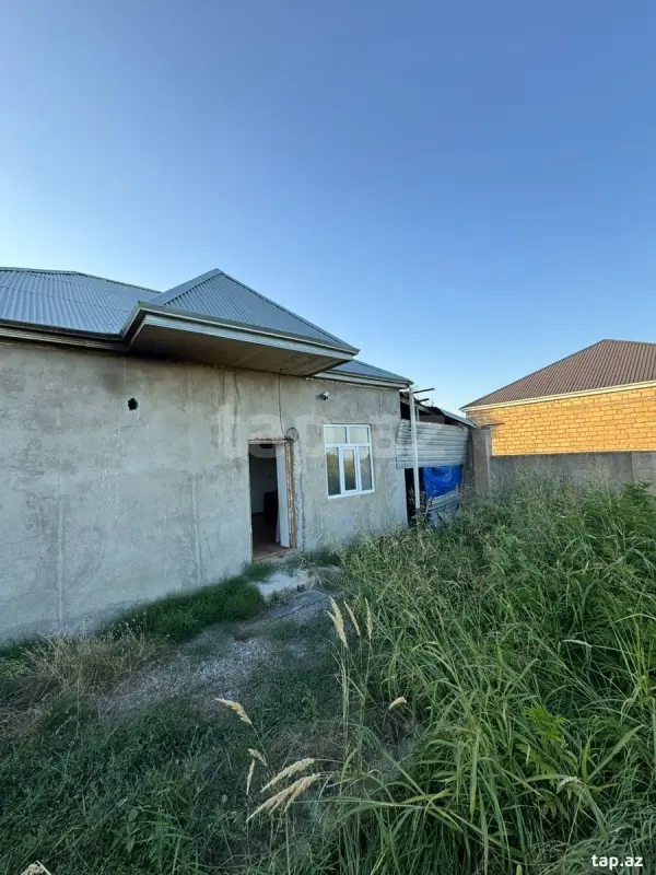 Satılır 3 otaqlı həyət evi 800 m²