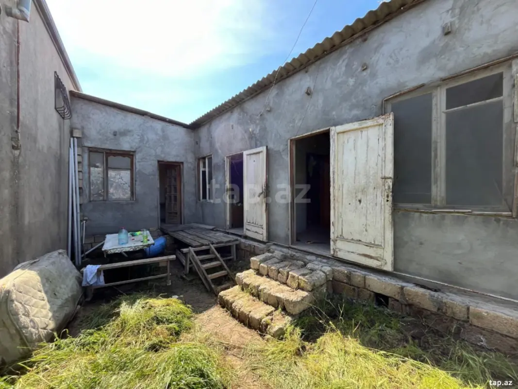 Satılır 2 otaqlı həyət evi 80 m²
