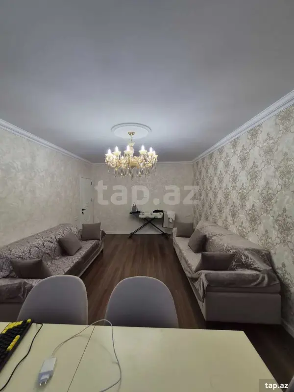 Satılır 4 otaqlı mənzil 90 m²
