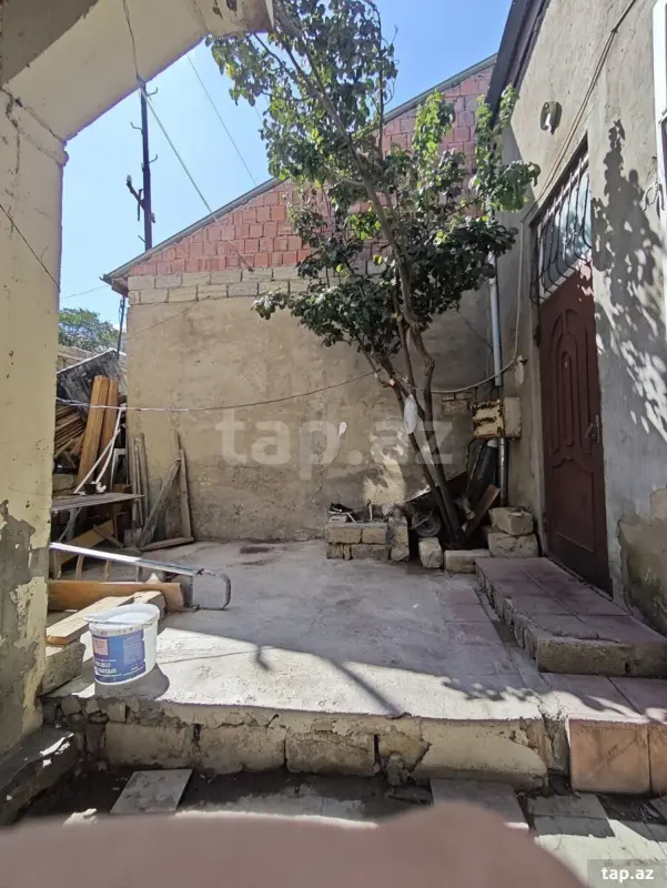 Satılır 7 otaqlı həyət evi 200 m²