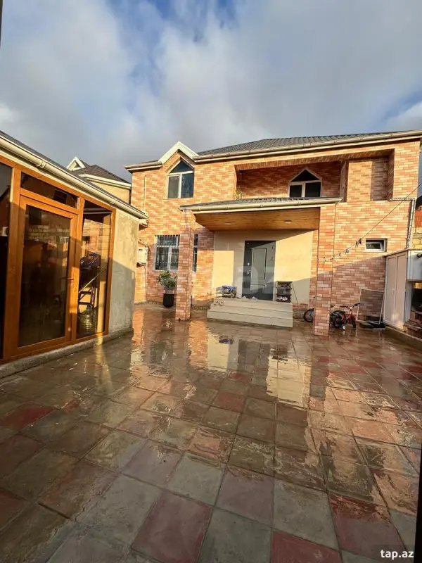 Satılır 6 otaqlı həyət evi 200 m²
