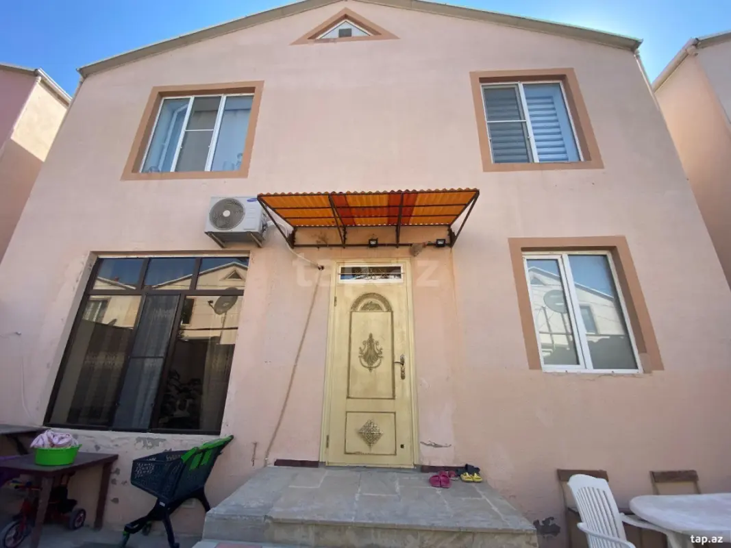 Satılır 4 otaqlı həyət evi 200 m²