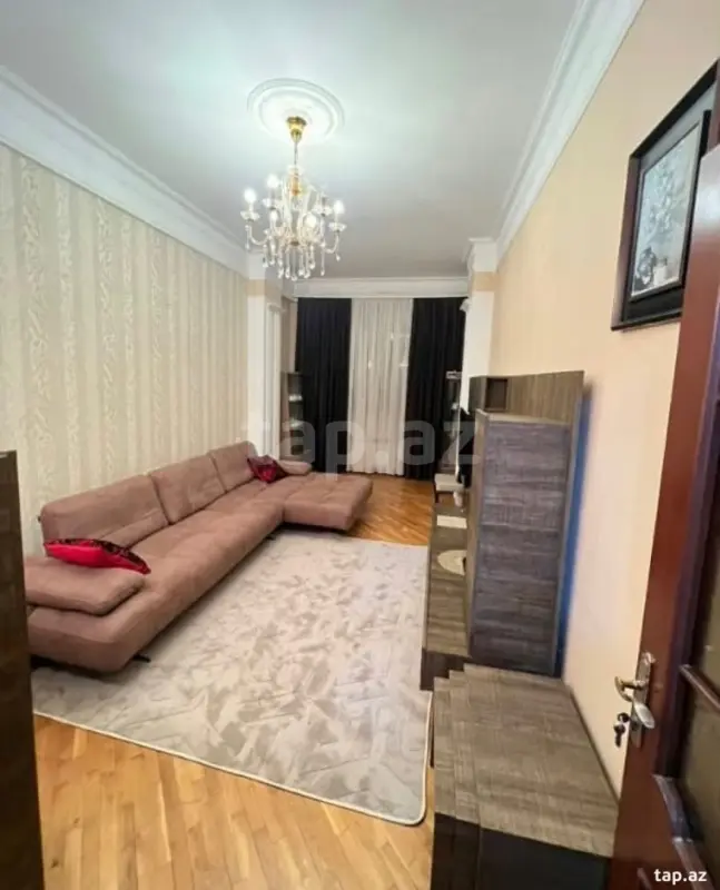 Kirayə verilir 2 otaqlı yeni tikili 80 m²