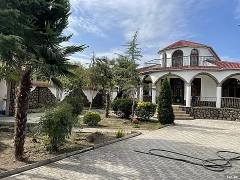 Satılır 7 otaqlı həyət evi 208 m² — Bakı 7 otaq 208.00 m²