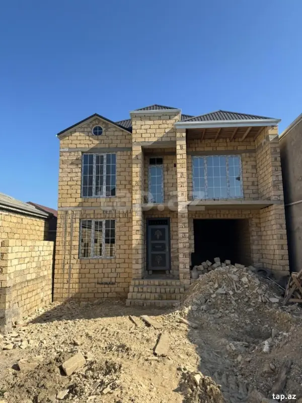Satılır 5 otaqlı həyət evi 220 m²