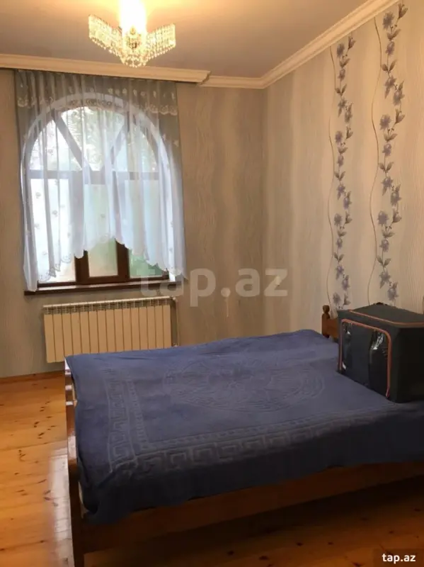 Satılır 6 otaqlı həyət evi 380 m²