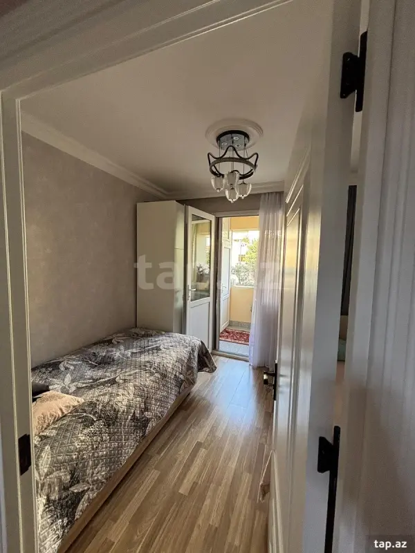 Satılır 4 otaqlı mənzil 93 m²