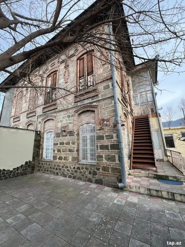 Satılır 5 otaqlı həyət evi 110 m²