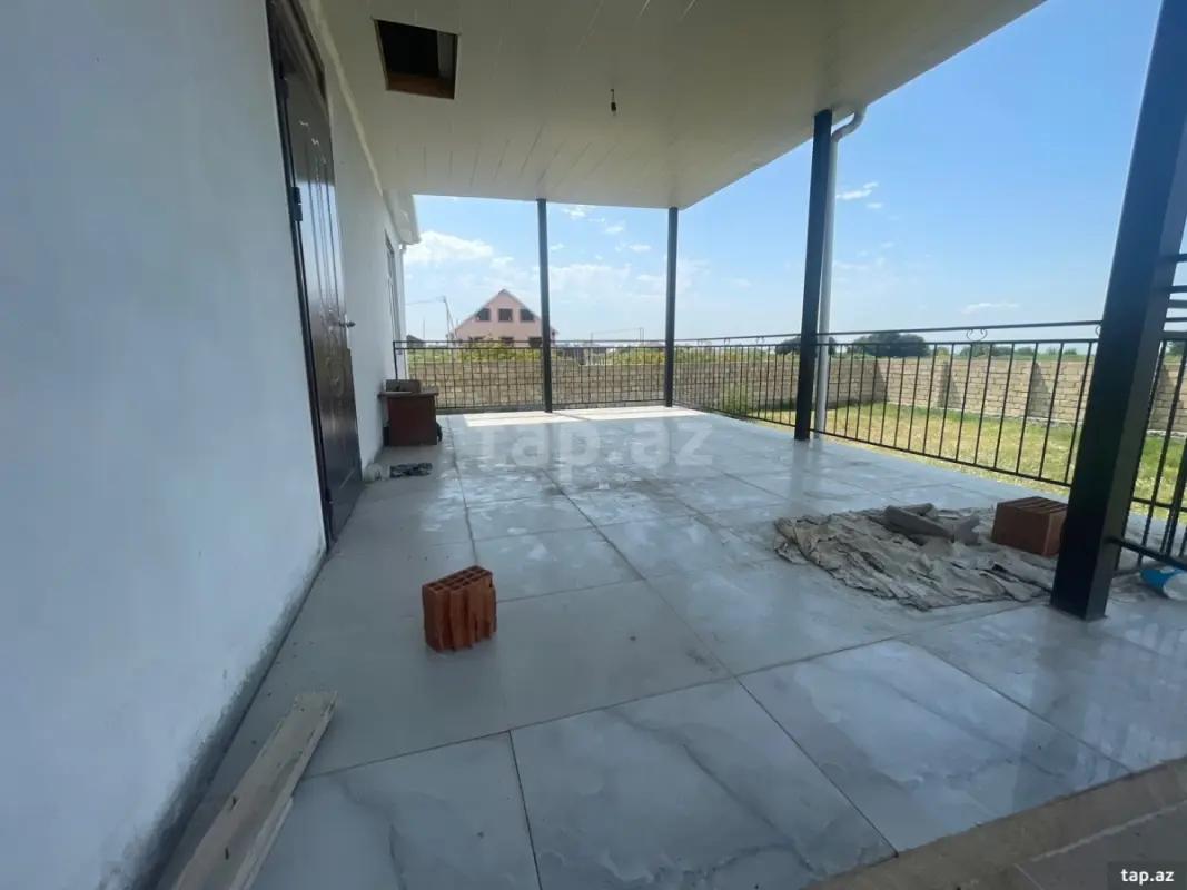 Satılır 5 otaqlı həyət evi 195 m²