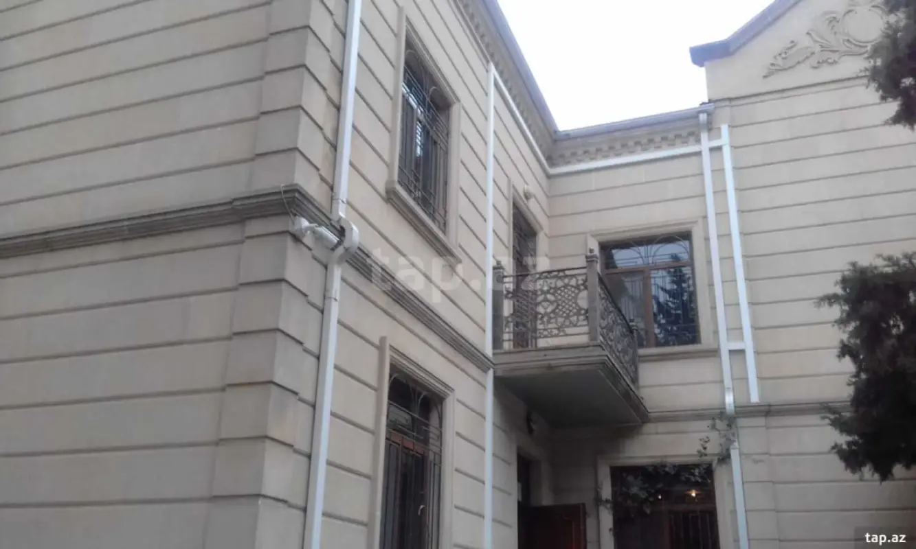 Kirayə verilir 6 otaqlı həyət evi 300 m²