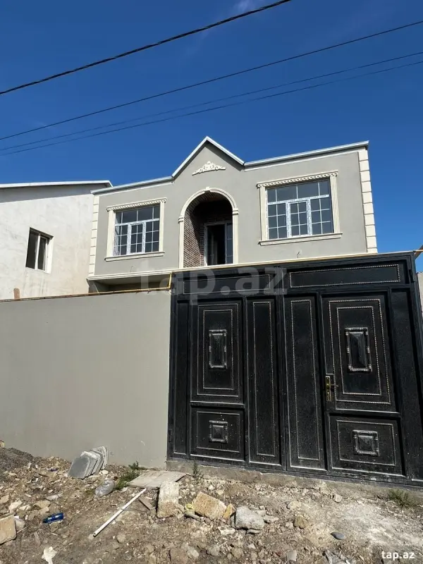Satılır 4 otaqlı həyət evi 140 m²