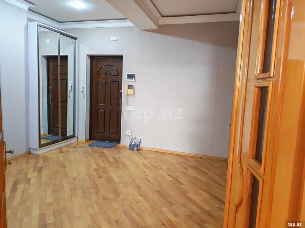 Kirayə verilir 3 otaqlı yeni tikili 100 m²