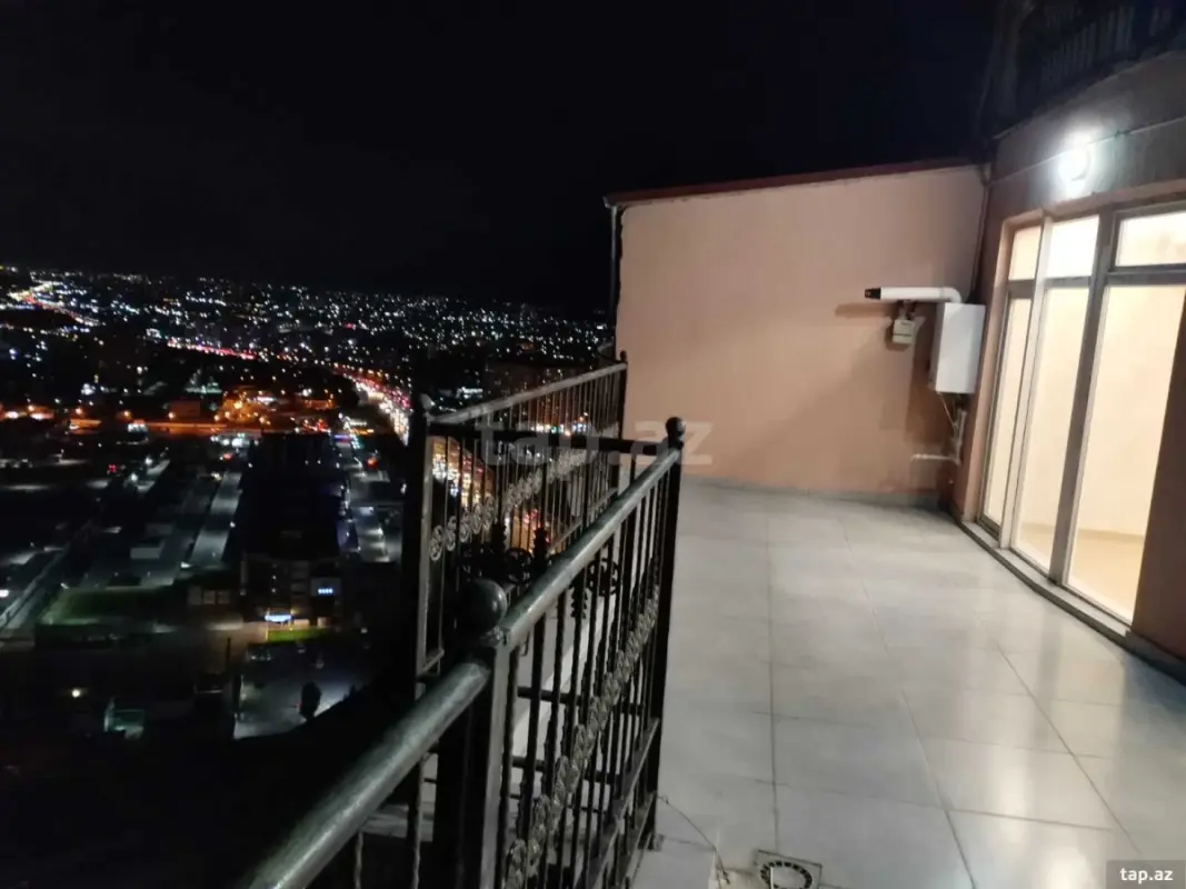 Kirayə verilir 3 otaqlı yeni tikili 150 m²