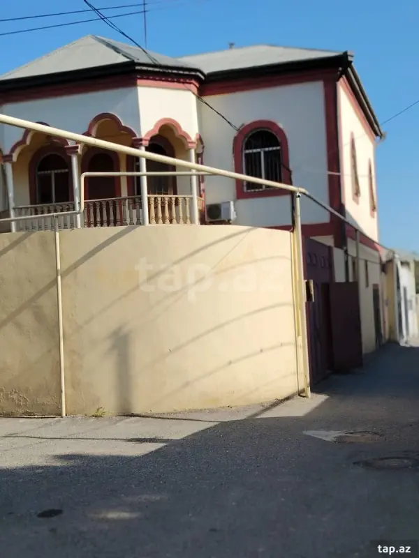 Kirayə verilir 10 otaqlı həyət evi 320 m²