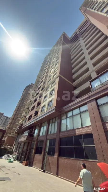 Satılır 3 otaqlı yeni tikili 130 m²