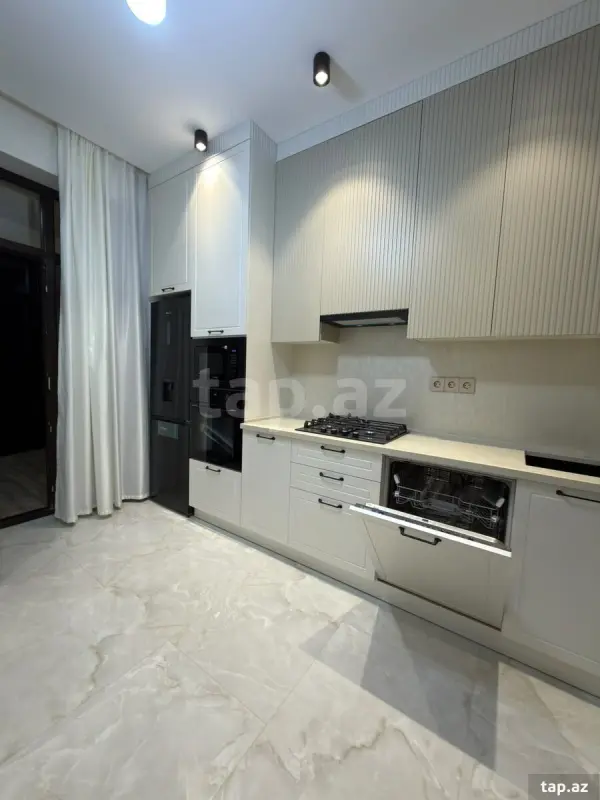 Satılır 2 otaqlı yeni tikili 100 m²