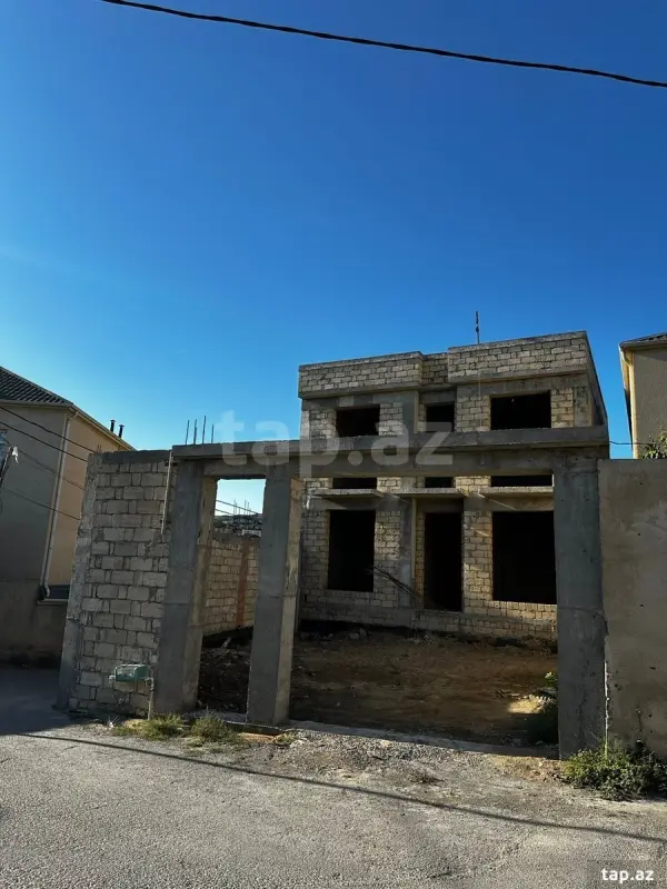 Satılır 4 otaqlı həyət evi 270 m²