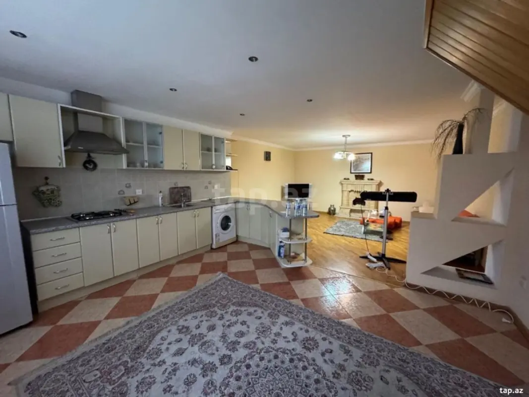 Satılır 2 otaqlı mənzil 92 m²