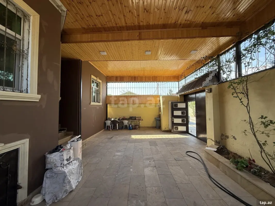Satılır 4 otaqlı həyət evi 200 m²