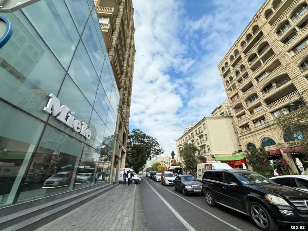 Kirayə verilir 2 otaqlı mənzil 61 m²