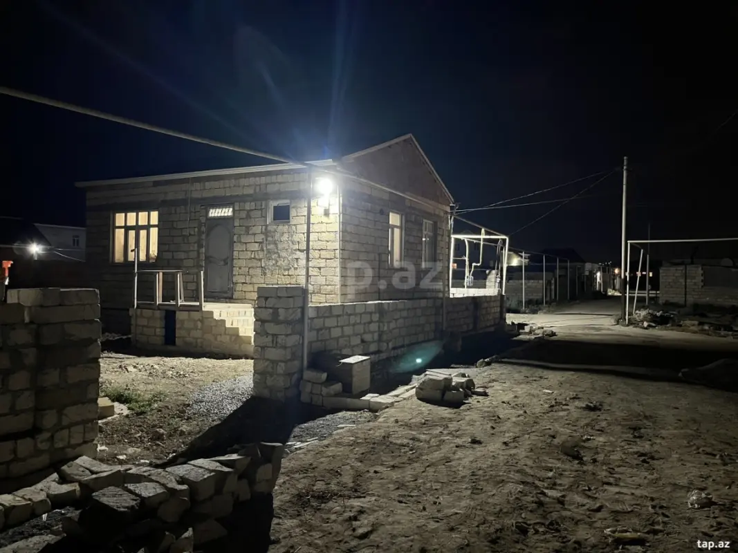Satılır 4 otaqlı həyət evi 126 m²