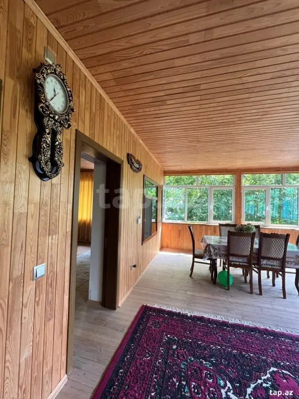 Satılır 6 otaqlı həyət evi 300 m²