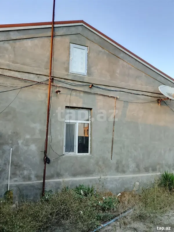 Satılır 6 otaqlı həyət evi 168 m²